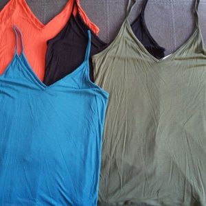 4 Old Navy tanks